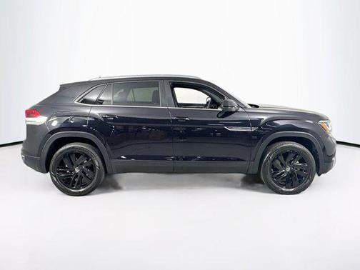 2022 Volkswagen Atlas Cross Sport 2.0T SE w/Technology