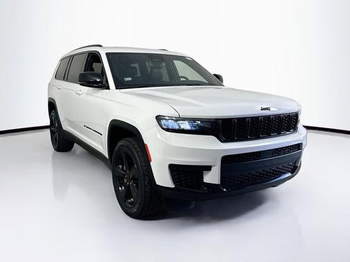 Bright White Clearcoat 2023 Jeep Grand Cherokee L Altitude
