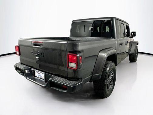 2024 Jeep Gladiator Sport S