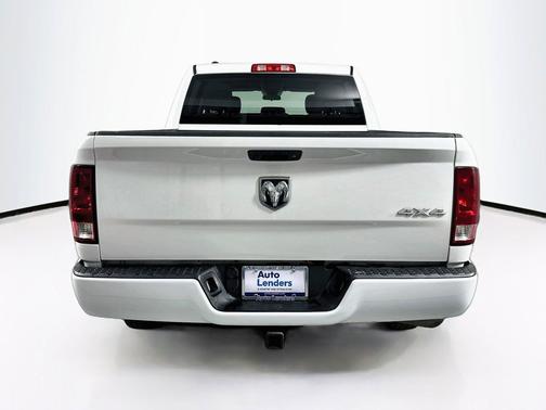 Brilliant Black Crystal Pearlcoat 2017 RAM 1500 Express