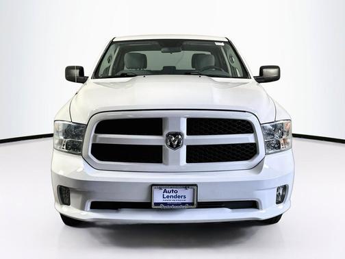 Brilliant Black Crystal Pearlcoat 2017 RAM 1500 Express