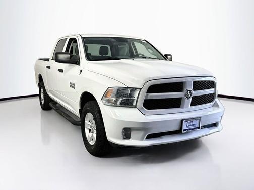 Brilliant Black Crystal Pearlcoat 2017 RAM 1500 Express
