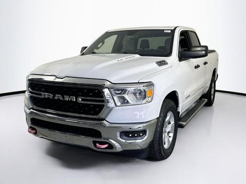 Bright White Clearcoat 2023 RAM 1500 Big Horn/Lone Star