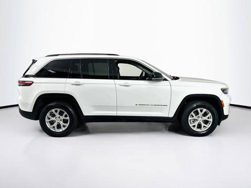 Bright White Clearcoat 2023 Jeep Grand Cherokee Limited