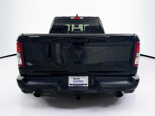 Diamond Black Crystal Pearlcoat 2023 RAM 1500 Big Horn/Lone Star