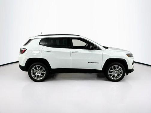 2023 Jeep Compass Latitude Lux