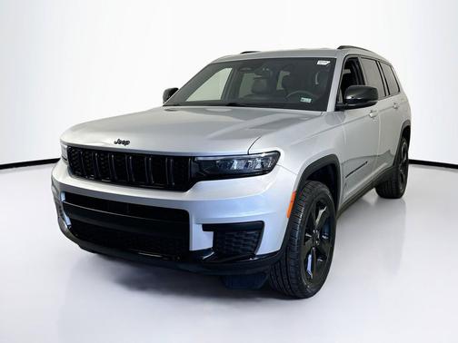 Silver Zynith 2023 Jeep Grand Cherokee L Altitude