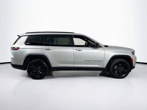Silver Zynith 2023 Jeep Grand Cherokee L Altitude