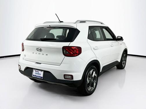 Lunar White 2023 Hyundai VENUE SEL