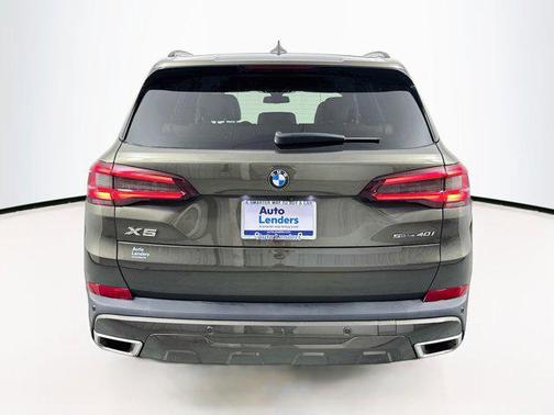 Manhattan Green Metallic 2023 BMW X5 sDrive40i