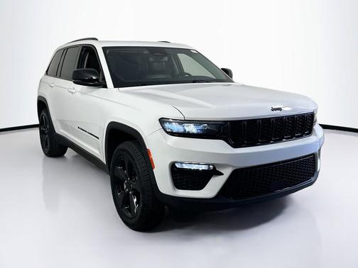 Bright White Clearcoat 2023 Jeep Grand Cherokee Limited
