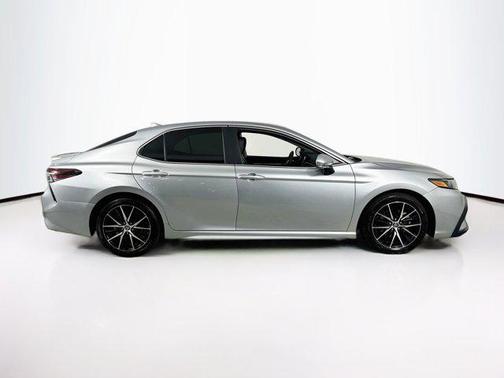 Celestial Silver Metallic 2022 Toyota Camry SE