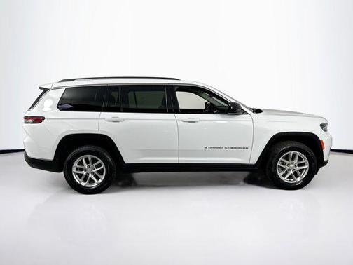 2022 Jeep Grand Cherokee L Laredo