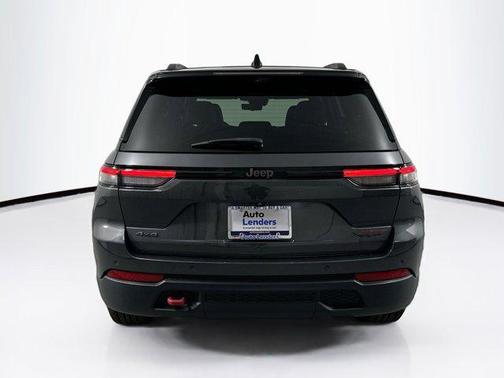 2022 Jeep Grand Cherokee Trailhawk