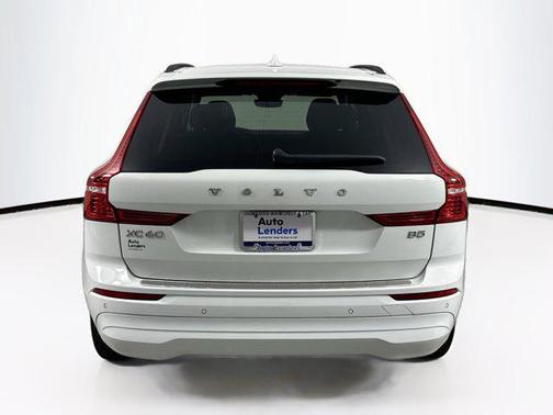 2022 Volvo XC60 B5 Momentum