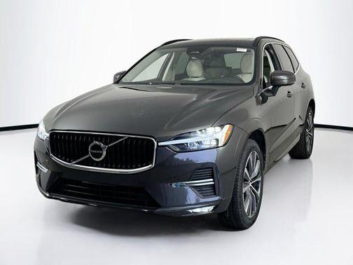 2022 Volvo XC60 B5 Momentum