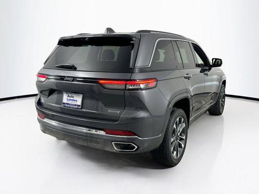 2022 Jeep Grand Cherokee Overland