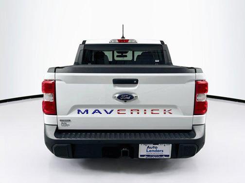 Oxford White 2023 Ford Maverick Lariat