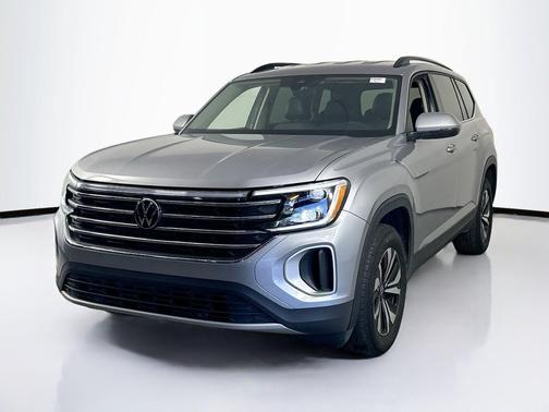Silver Mist Metallic 2024 Volkswagen Atlas 2.0T SE