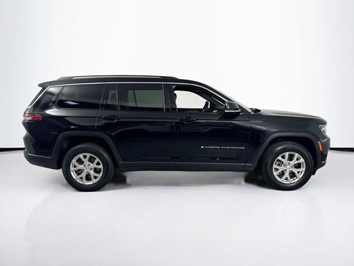 Diamond Black Crystal Pearlcoat 2023 Jeep Grand Cherokee L Limited