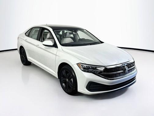 Opal White Pearl 2023 Volkswagen Jetta 1.5T SE