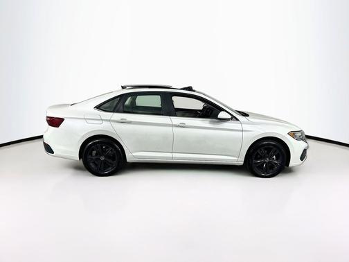 Opal White Pearl 2023 Volkswagen Jetta 1.5T SE