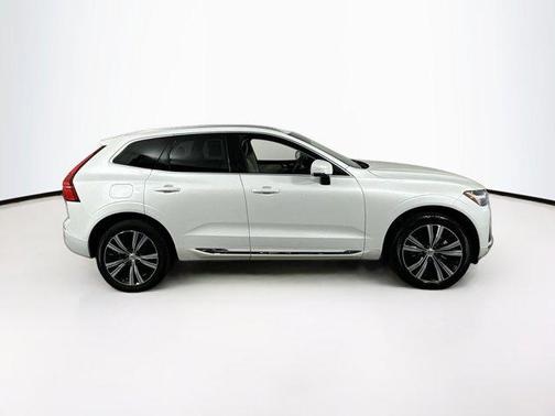 2022 Volvo XC60 B5 Inscription