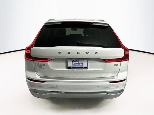 2022 Volvo XC60 B5 Inscription