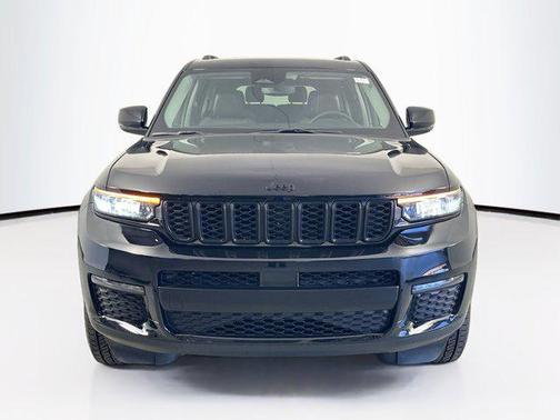 Diamond Black Crystal Pearlcoat 2023 Jeep Grand Cherokee L Limited