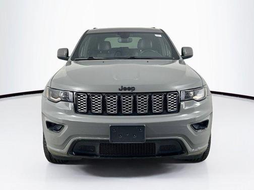 2022 Jeep Grand Cherokee Laredo