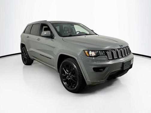 2022 Jeep Grand Cherokee Laredo