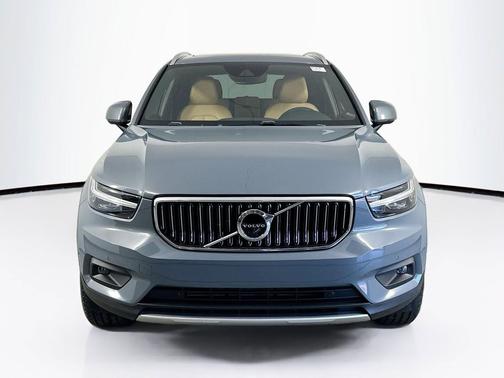 Thunder Grey Metallic 2022 Volvo XC40 T5 Inscription