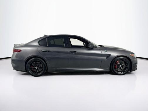 Vesuvio Gray Metallic 2020 Alfa Romeo Giulia Quadrifoglio