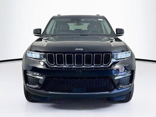 Diamond Black Crystal Pearlcoat 2023 Jeep Grand Cherokee Limited