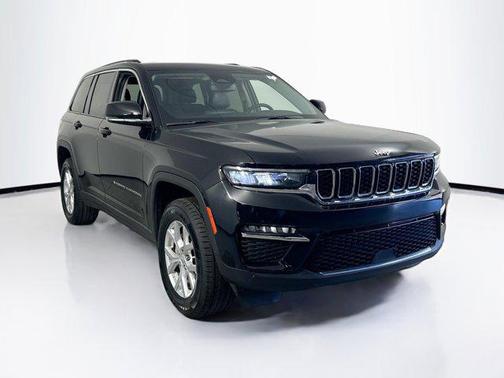Diamond Black Crystal Pearlcoat 2023 Jeep Grand Cherokee Limited