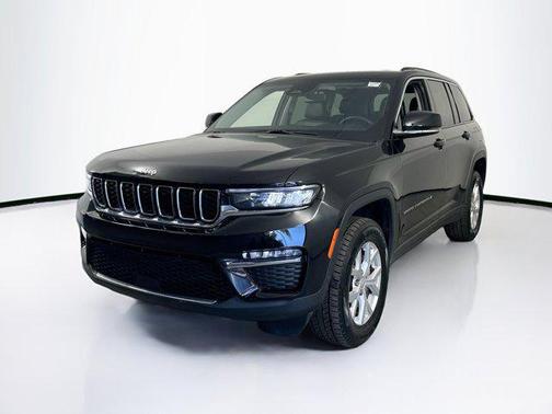 Diamond Black Crystal Pearlcoat 2023 Jeep Grand Cherokee Limited