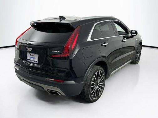 2022 Cadillac XT4 Premium Luxury