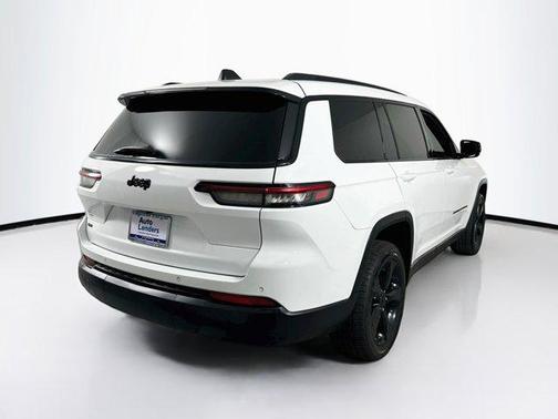 Bright White Clearcoat 2023 Jeep Grand Cherokee L Altitude