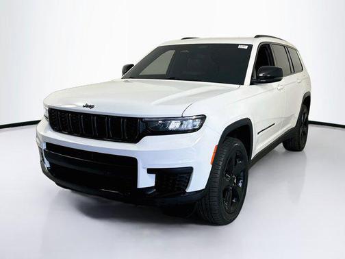 Bright White Clearcoat 2023 Jeep Grand Cherokee L Altitude
