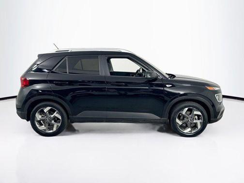 Onyx Black 2023 Hyundai VENUE SEL