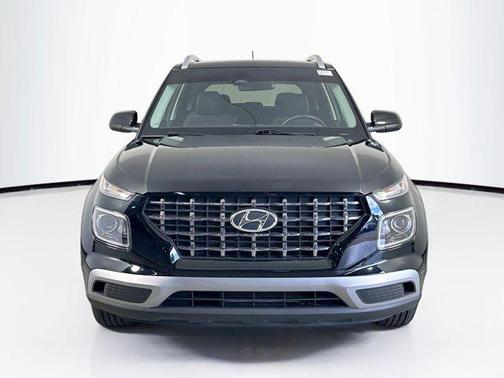 Onyx Black 2023 Hyundai VENUE SEL