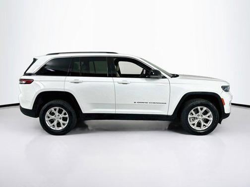 Bright White Clearcoat 2023 Jeep Grand Cherokee Limited