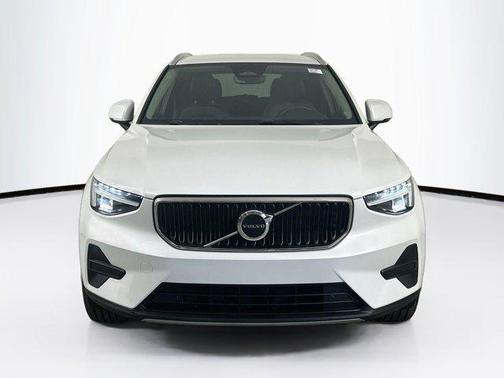2023 Volvo XC40 B4 Core
