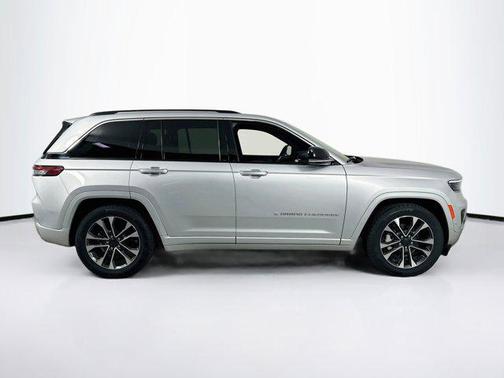 Silver Zynith 2022 Jeep Grand Cherokee Overland