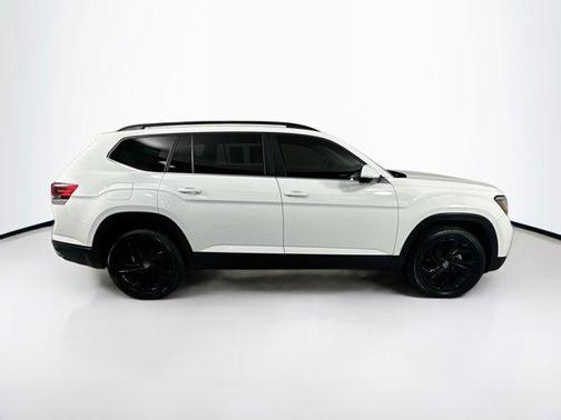 2022 Volkswagen Atlas 2.0T SE w/Technology