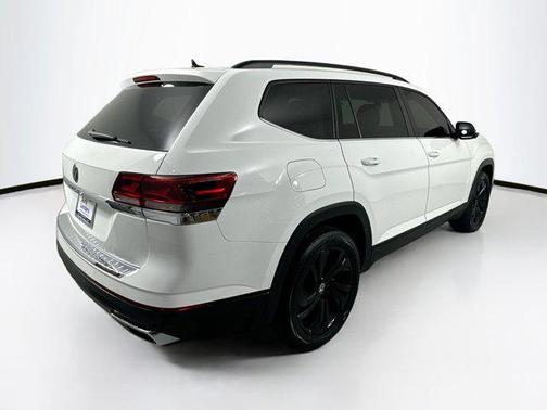 2022 Volkswagen Atlas 2.0T SE w/Technology