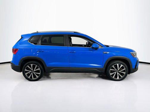 Cornflower Blue 2023 Volkswagen Taos 1.5T SE