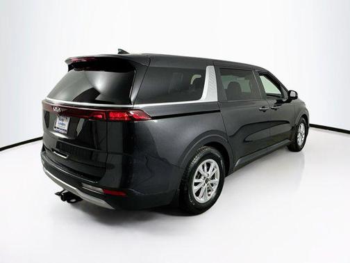 2023 Kia Carnival LX