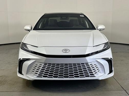 Wind Chill Pearl 2025 Toyota Camry XSE