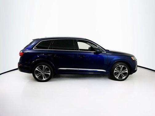 2022 Audi Q7 55 Premium Plus